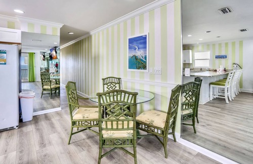 Sunset Reef Condo | Sunset Villas 4 Stunning Sunset views|Pool|deck|BBQ-this has it all!