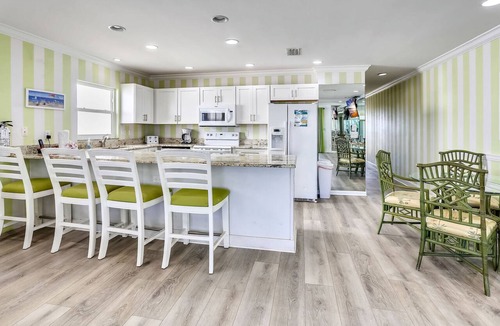 Sunset Reef Condo | Sunset Villas 4 Stunning Sunset views|Pool|deck|BBQ-this has it all!