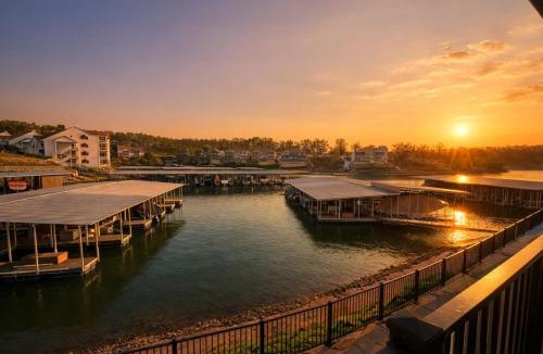 Almont House | Sunshine and Roses Lakefront 1 Bed and 1 Bath Condo