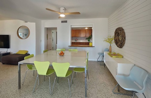 Painters Hill Cottage | Sunshine House by Distinctive Beach Rentals