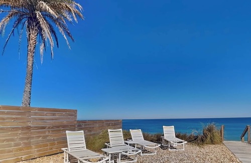 Painters Hill Cottage | Sunshine House by Distinctive Beach Rentals