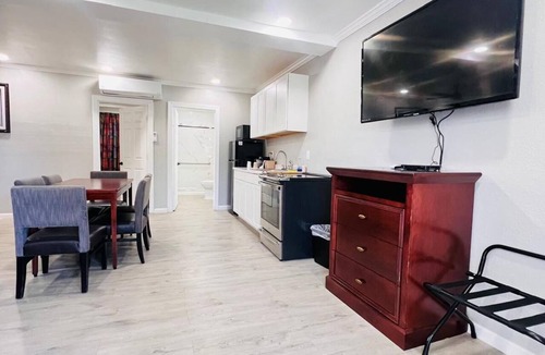 South Venice Hotel | Sunshine Inn & Suites Venice, FL