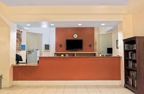 McKinney Hotel | Super 8 by Wyndham Austin/Airport South