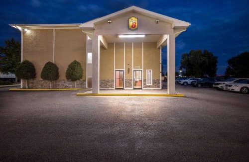 Cimarron Hills Hotel | Super 8 by Wyndham Colorado Springs Peterson Space Force