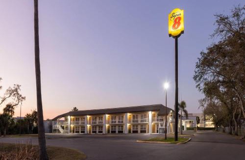 Ellenton Hotel | Super 8 by Wyndham Ellenton Bradenton Area