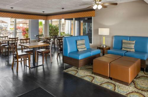 Ellenton Hotel | Super 8 by Wyndham Ellenton Bradenton Area