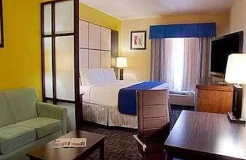 Irving Hotel | Super 8 by Wyndham Irving/DFW Apt/North
