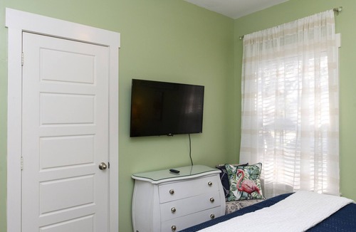 Rockport Cottage | Super Cozy Cottage--BBQ/ Pool & Dog Welcome