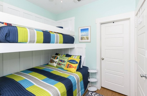 Rockport Cottage | Super Cozy Cottage--BBQ/ Pool & Dog Welcome