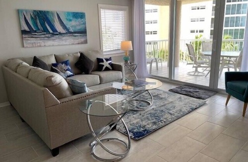 Park Shore Condo | Superb Gulf views in a renovated unit - CL0302