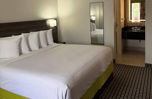 Las Colinas Hotel | SureStay by Best Western Irving Grapevine DFW North
