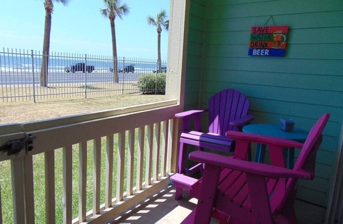 Galveston Condo | Surf's Up at the Dawn BEACH FRONT