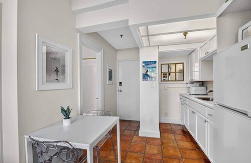 Palm Beach Condo | Surfs Up Palm Beach Steps To Beach Heated Pool