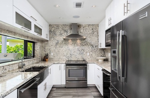 Surfside House | Surfside Beach Bungalow - heated saltwater Pool & Spa! 2 blocks from the beach!