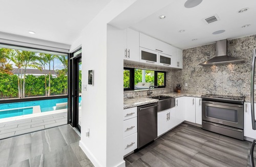 Surfside House | Surfside Beach Bungalow - heated saltwater Pool & Spa! 2 blocks from the beach!