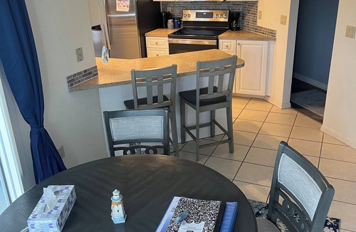 Oakland Hills House | SW Florida close to beach. HEATED SALT WATER POOL