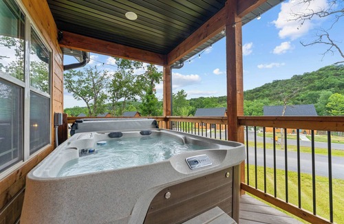 Branson Cabin | Tall Timbers Cabin! EV Charger!
