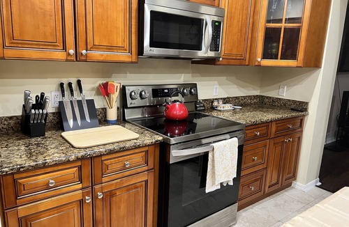 Lake Magdalene House | Tampa Bay Perfect location for a safe vacation! 5 bedrooms, ,3.5 bath ,sleeps 12