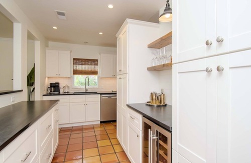 Bay Crest Park House | TAMPA BAY WATERFRONT RETREAT~Close to airport, beaches, stadium, Moffitt & more!