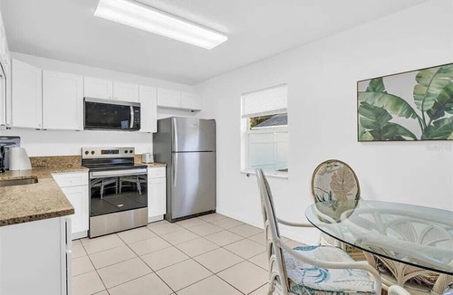 Tarpon Springs House | Tarpon Trailside Retreat 3-bedroom home in charming Tarpon Springs