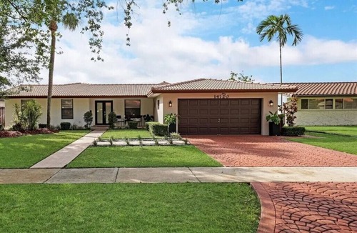 Miami Lakes House | Terrific 5-bedroom house in Miami Lakes.