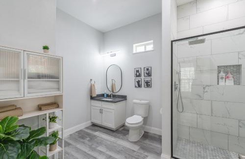 Wetmore House | Texas Casita Retreat Minutes from Six Flags