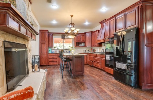 Westminster Cottage | Texas Country Cottage on 15 Acres!