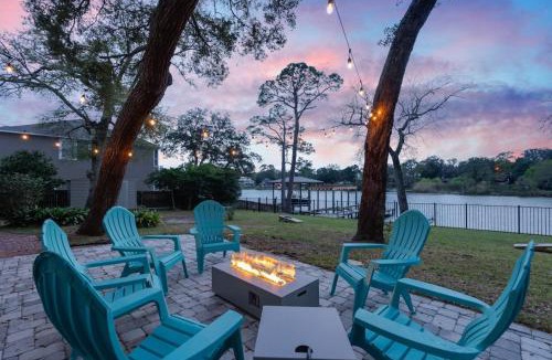 Wright House | The Ancker Boat House - Waterfront on the Bayou