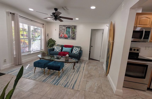 North Andrews Gardens House | The Ave House- A Private Oasis Retreat with Pool