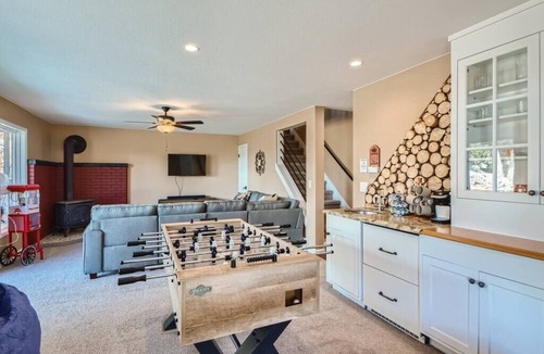 Conifer Mountain and Meadows House | The Bear Cave, w/Hot tub & Mountain Views