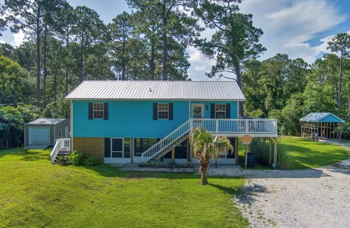 Theodore House | The Blue House~Private Waterfront~Boat Slip~Kayaks
