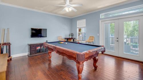 Villages of Crystal Beach House | The Bluefin - Luxury Beach Home!
