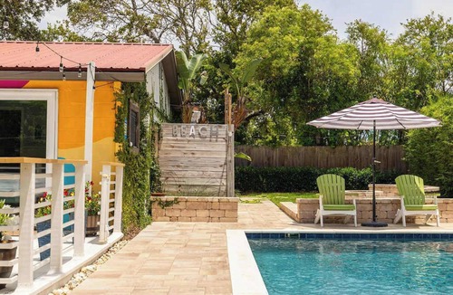 Jacksonville Beach House | The Breezy Bungalow | Team Joseph Ellen