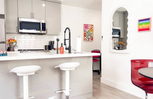 Wilton Manors Apartment | The Chill Pill - Wilton Drive and Jacuzzi