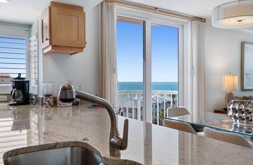 Park Shore Condo | The Club at Naples Cay 501