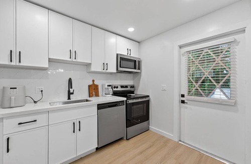 Tropic Isle Apartment | The Drift - 2 Miles to Atlantic Ave, Walk to Beach