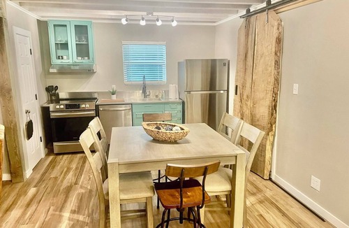 College Station House | The Eclectic - "treehouse" - B