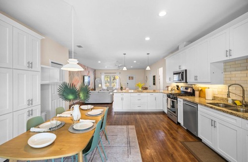 Gainesville House | The Gator Grove Retreat
