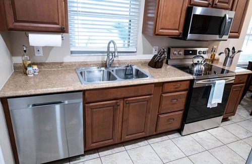 Wesley Chapel House | "The Green" getaway home plus pool in Wesley Chapel Florida