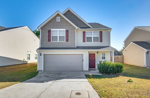 Riverdale House | The Green Haven-Modern 3BR Family Home.
