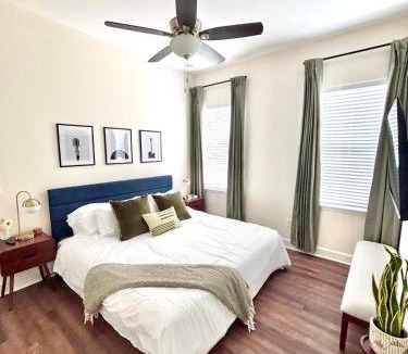 Pleasant Street House | The Harmony Suite Near UF Shands & Downtown