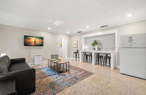 Riverview Estates House | The Hideaway: 4/2 w heated pool & Outdoor Spaces