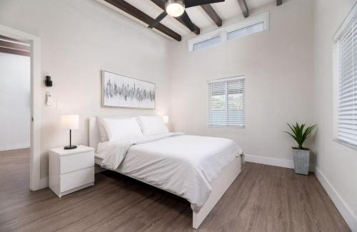 Lake Ridge Apartment | The Hideaway at Lake Ridge 1