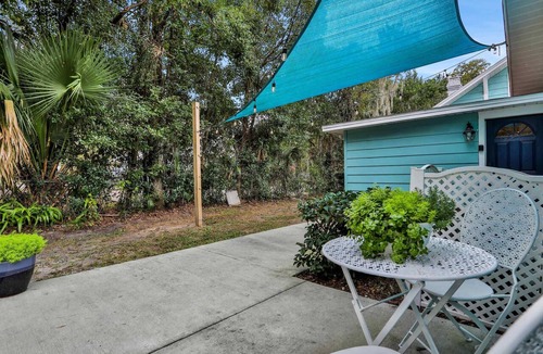 Mount Dora Apartment | The Hideaway ~ Cozy Studio ~ 1 Gig Wi-Fi