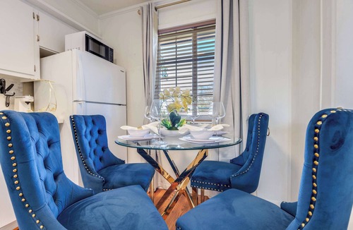 Nacogdoches Apartment | The Homestead - Luxury-Cozy 2BR Apartments Near Historic Downtown Nacogdoches