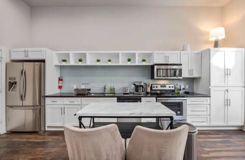 MacGregor Villa | The Houston Villa |2Qn+1King| MedCenter NRG ZOO