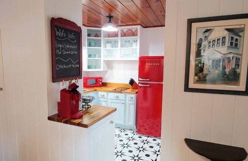 Mount Dora House | The Idle Hour Cottage - Walk to Downtown!