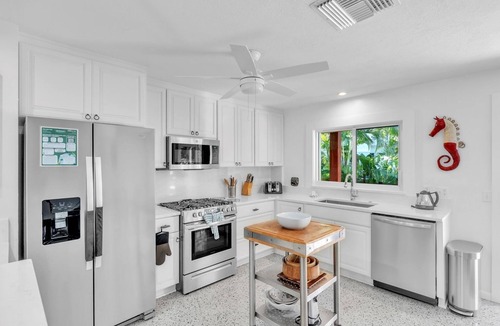 Anna Maria House | The Lady Fish 3 Bedroom Home by RedAwning