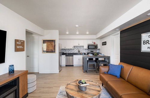 Branson Resort | The Landing Loft! Walk to Downtown, Pools, Fishing, Gym, Scenic Train Station.
