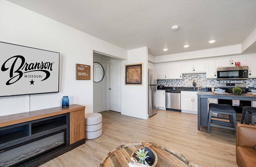 Branson Resort | The Landing Loft! Walk to Downtown, Pools, Fishing, Gym, Scenic Train Station.